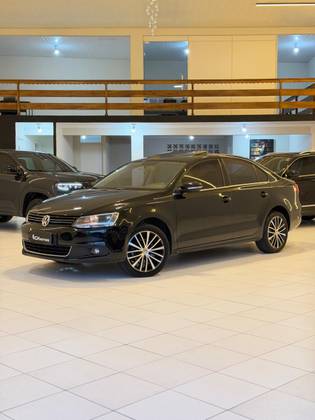VOLKSWAGEN JETTA 2.0 COMFORTLINE FLEX 4P TIPTRONIC